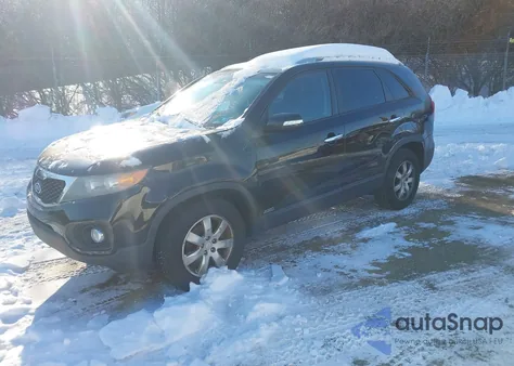 2011 Kia Sorento Lx from USA, damaged, VIN 5XYKTCA18BG179006